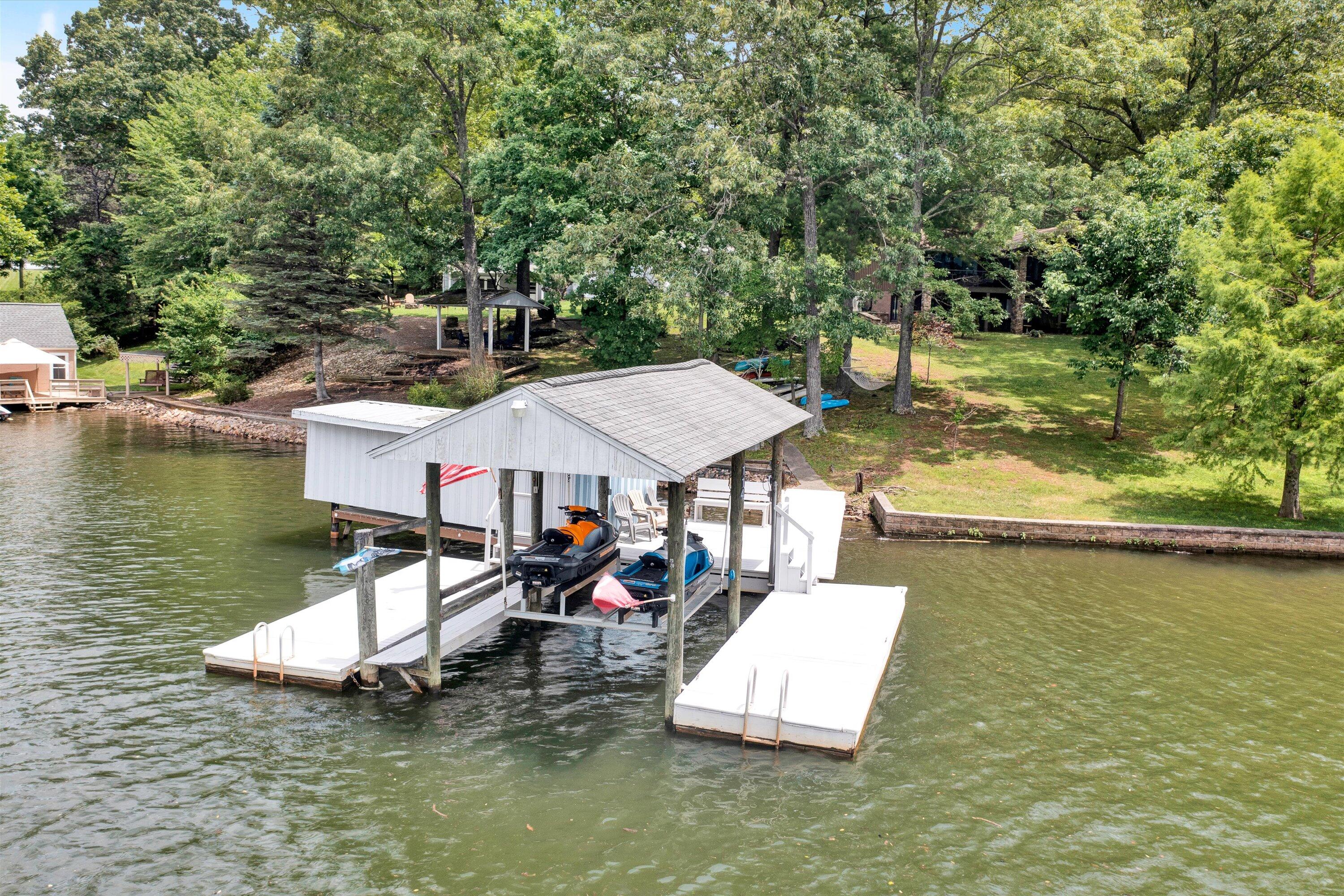 114 Clement DR