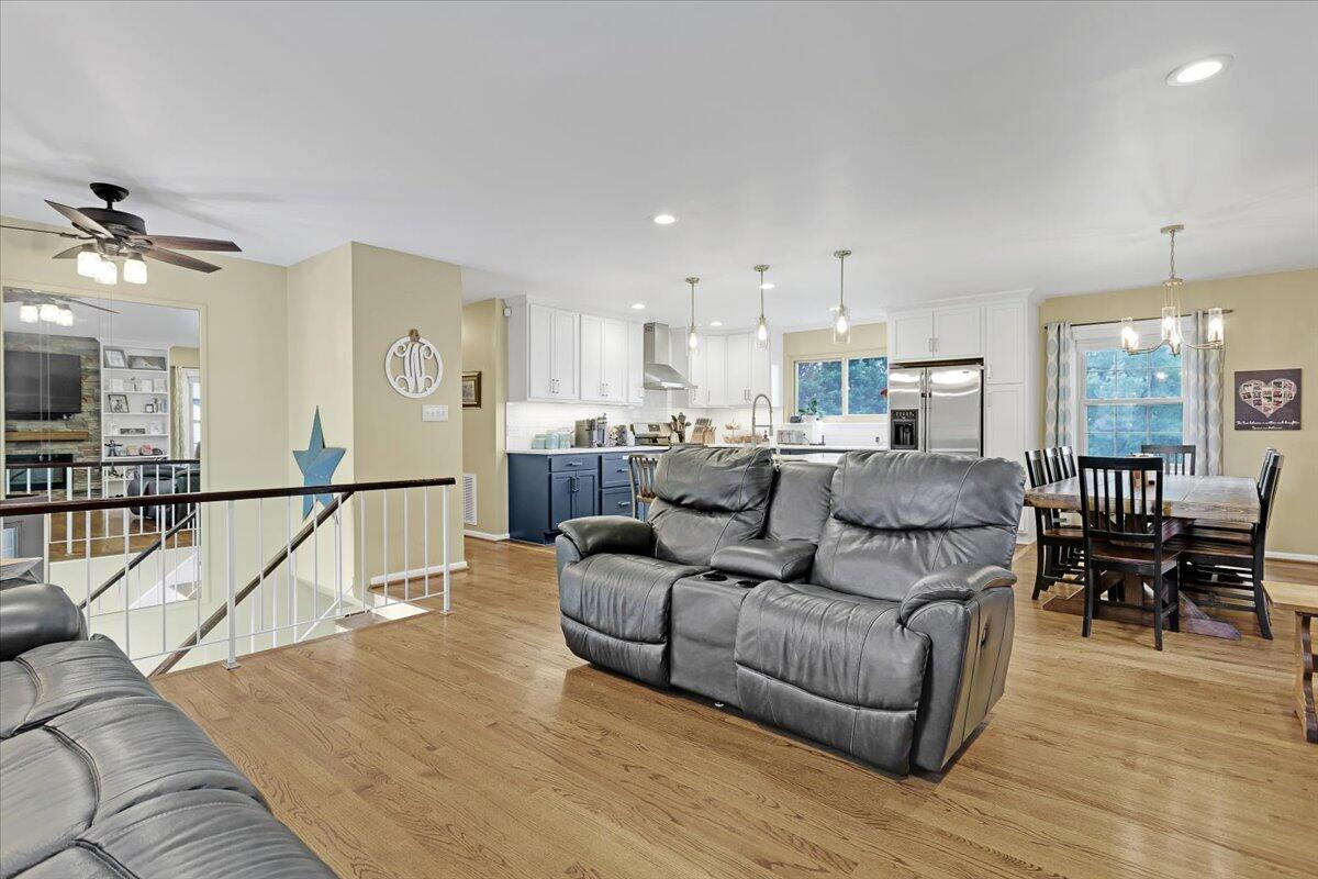 3616 Gaye LN