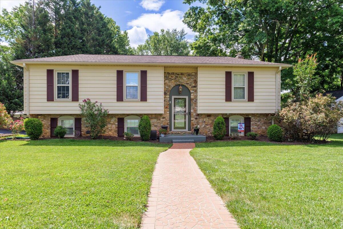 3616 Gaye LN