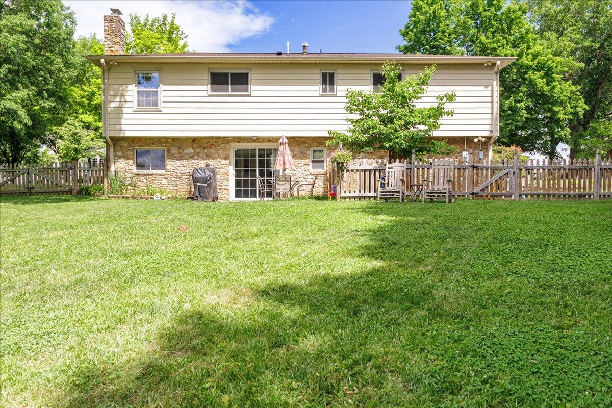 3616 Gaye LN
