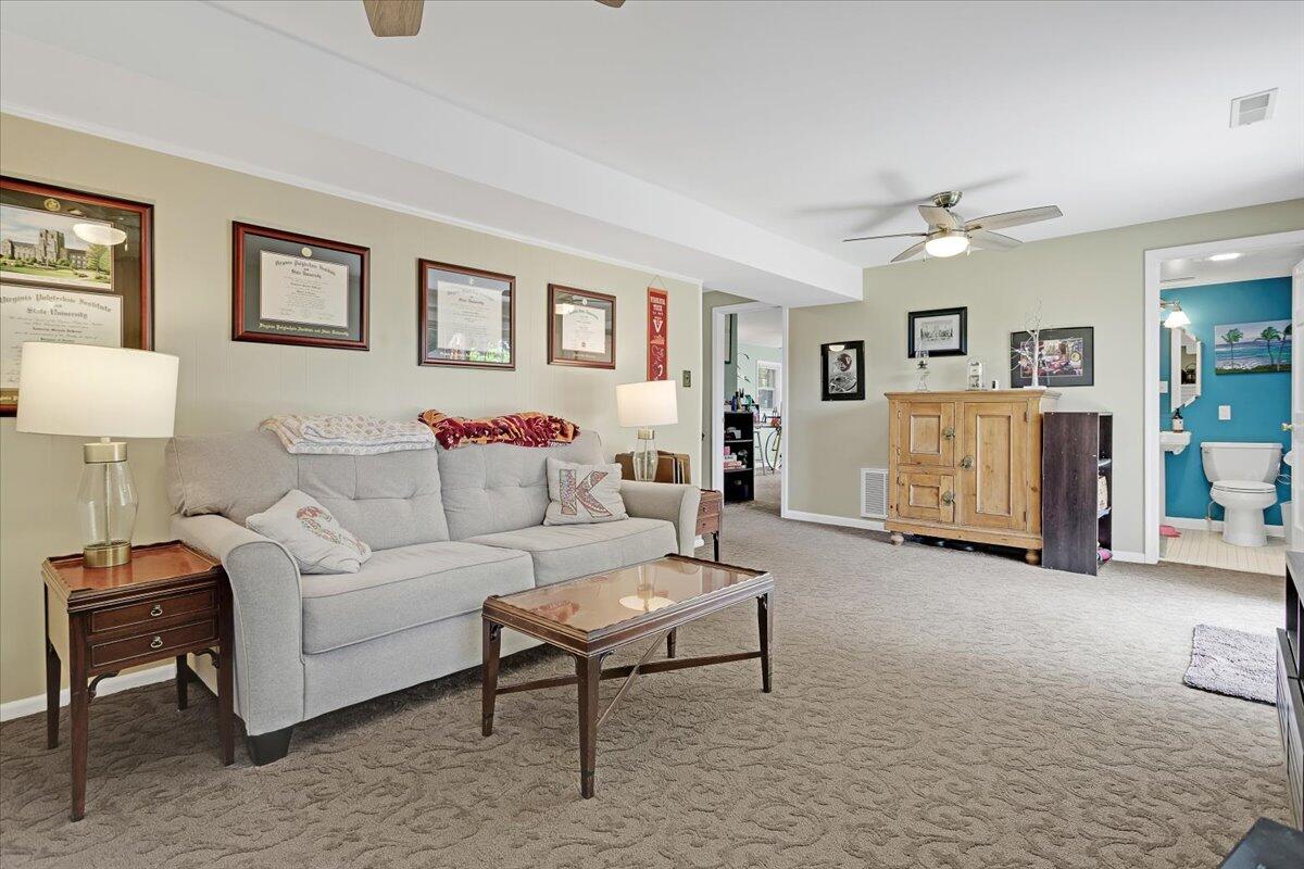 3616 Gaye LN