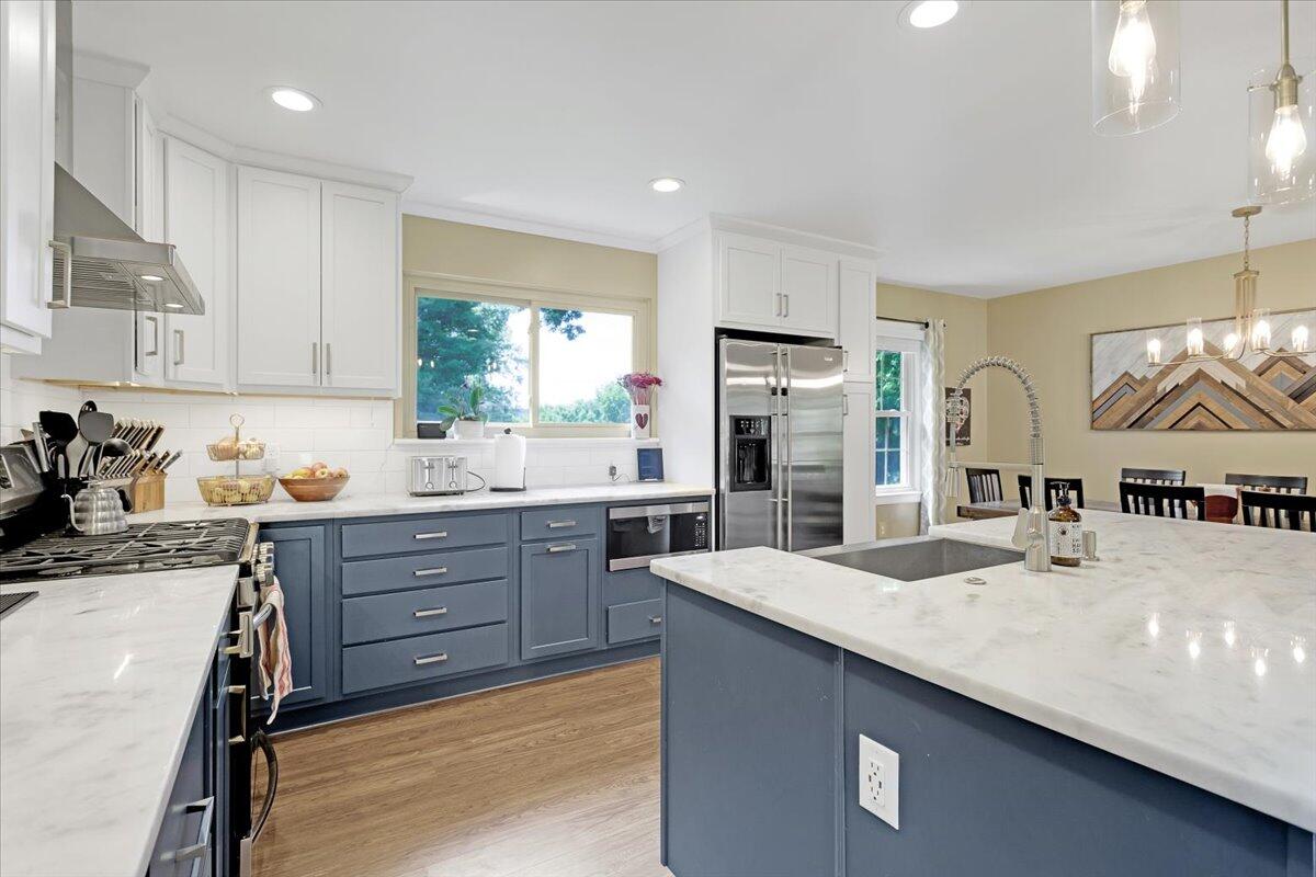 3616 Gaye LN