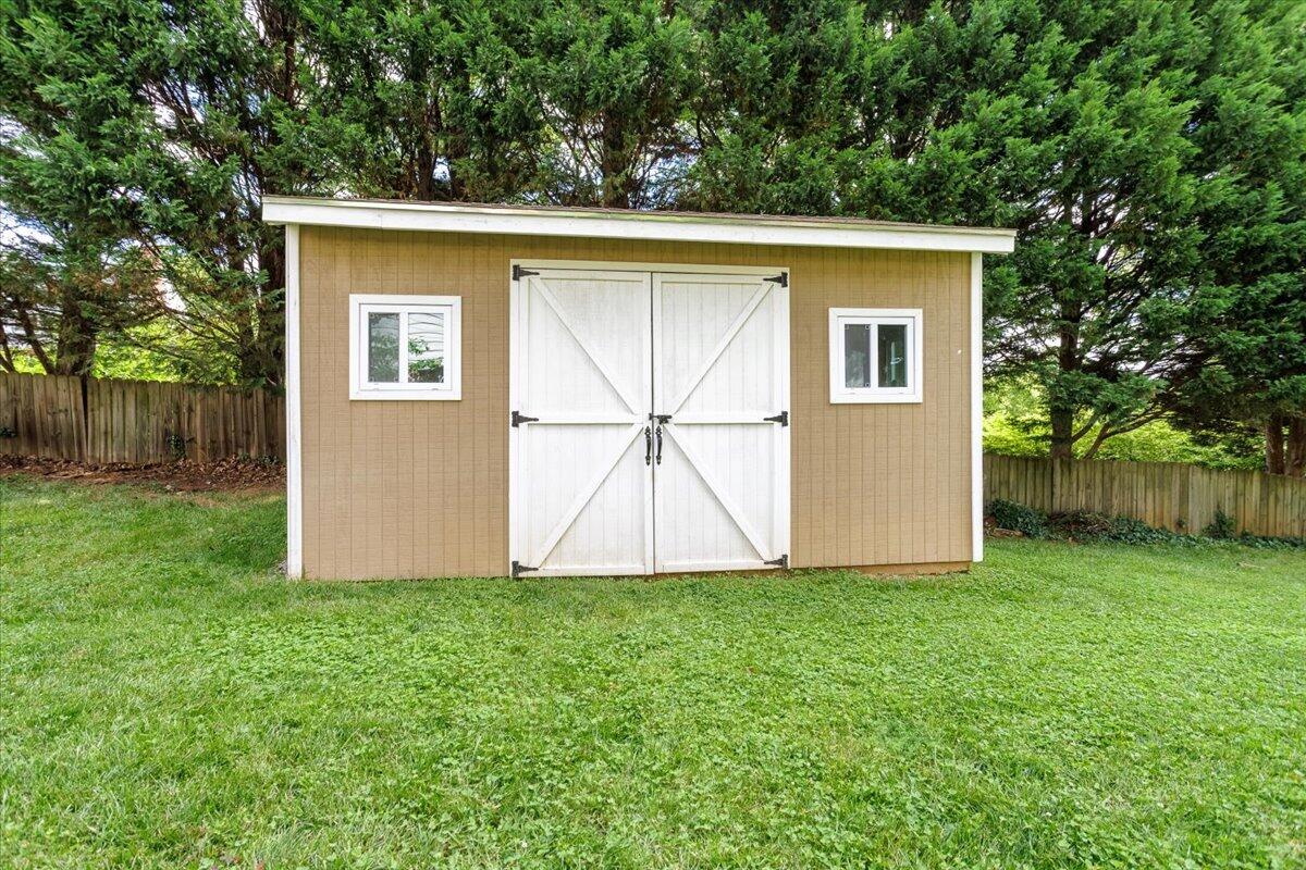 3616 Gaye LN