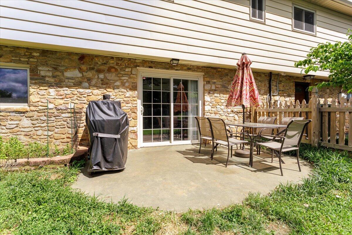 3616 Gaye LN
