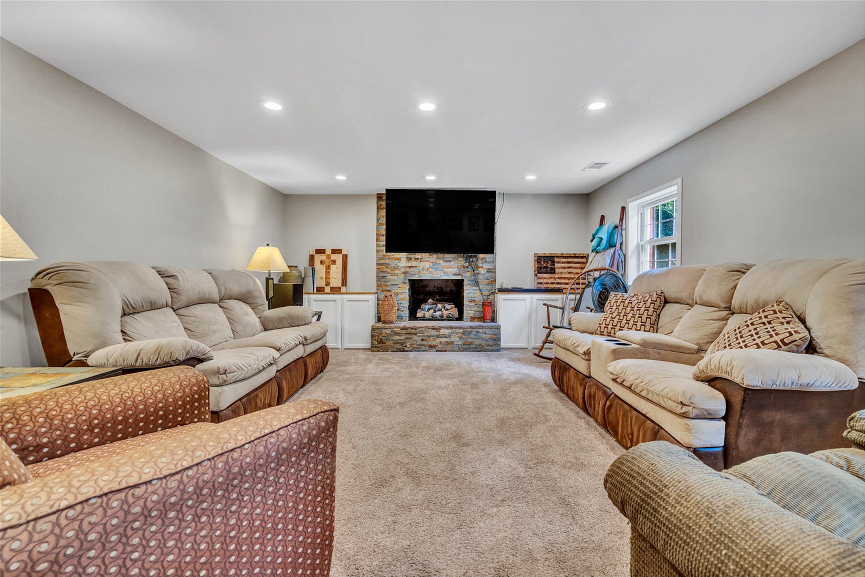 3578 CEDAR LN