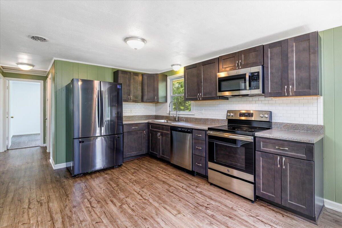 3166 Ivyland DR