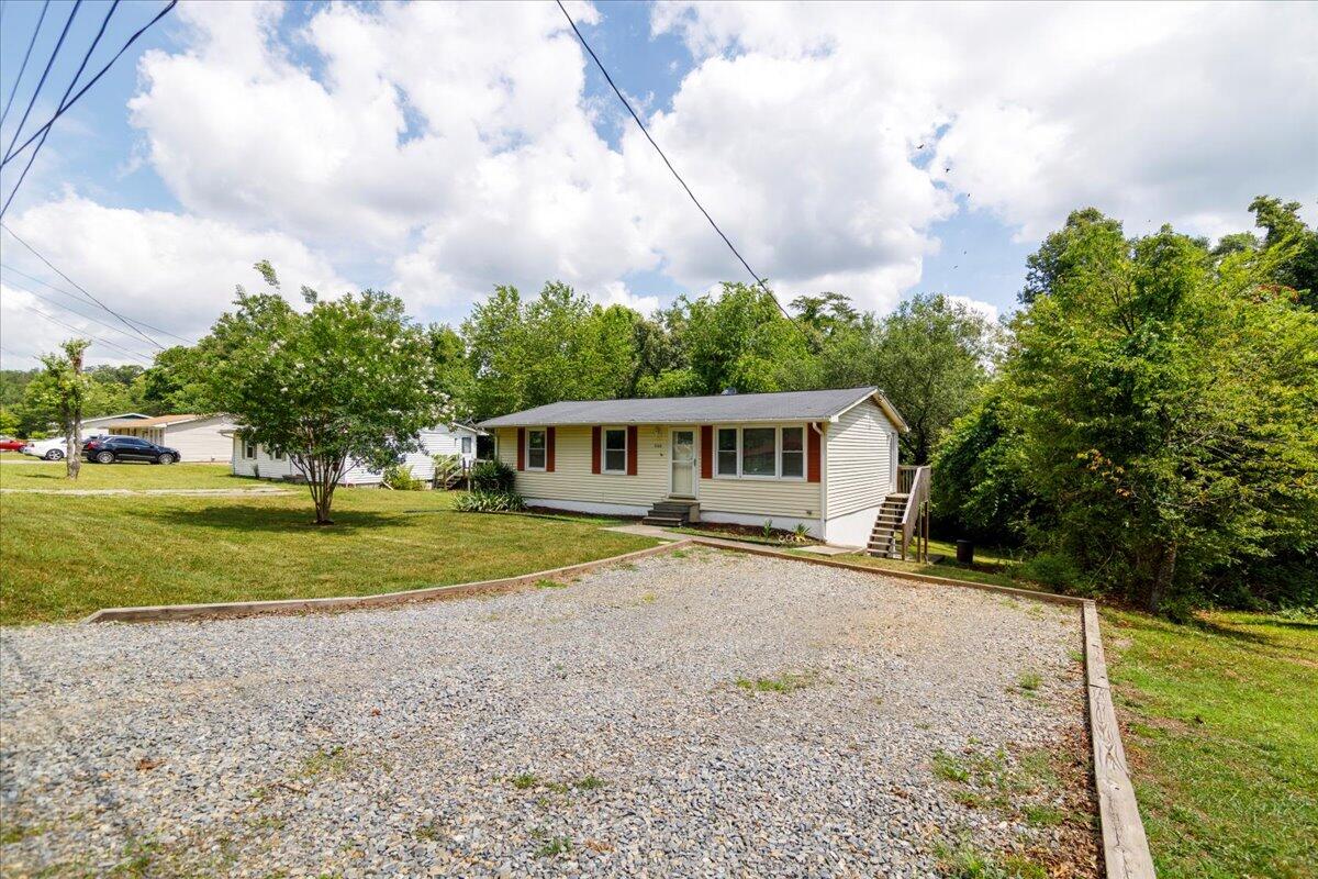 3166 Ivyland DR