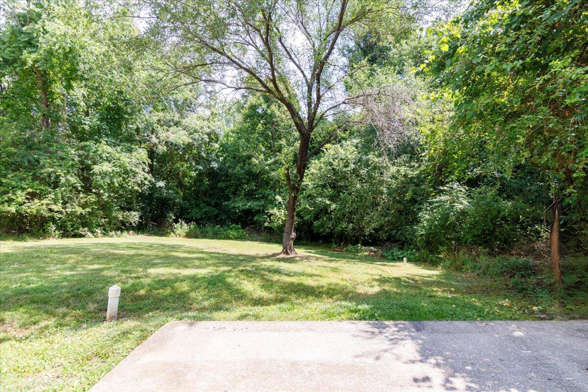 3166 Ivyland DR