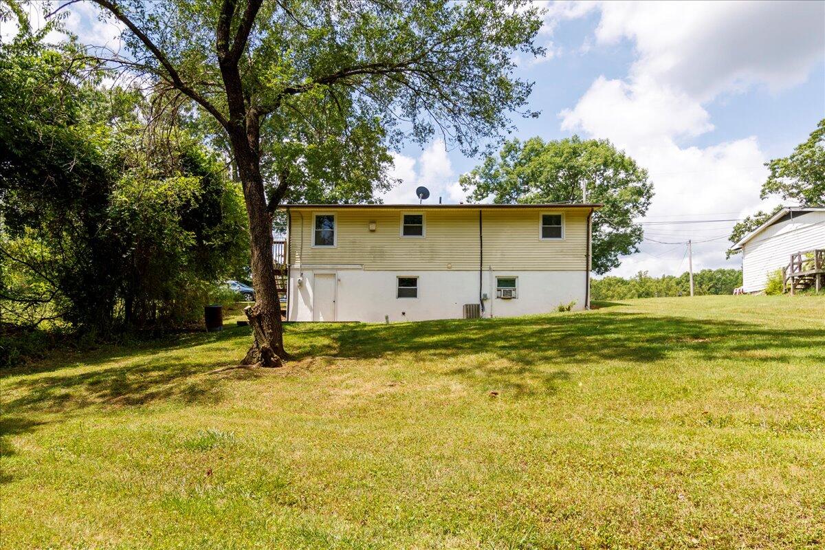 3166 Ivyland DR