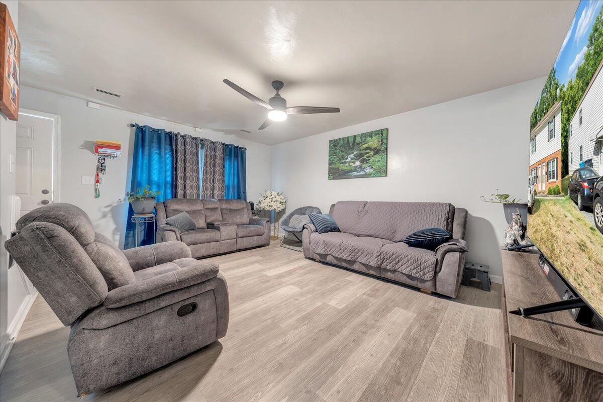 1337 Memphis ST Unit: & 1339