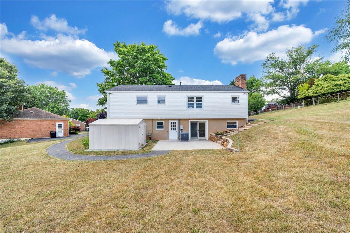 3939 Saint James CIR SW