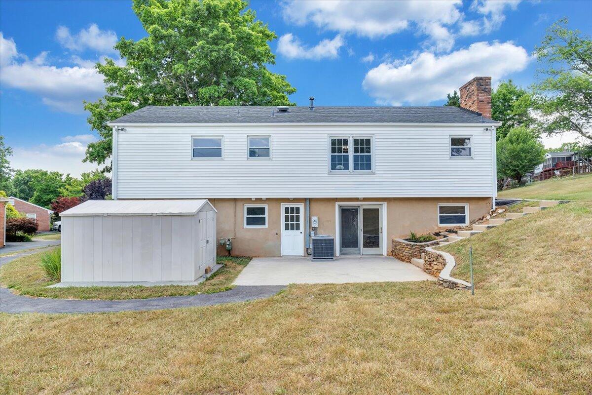 3939 Saint James CIR SW
