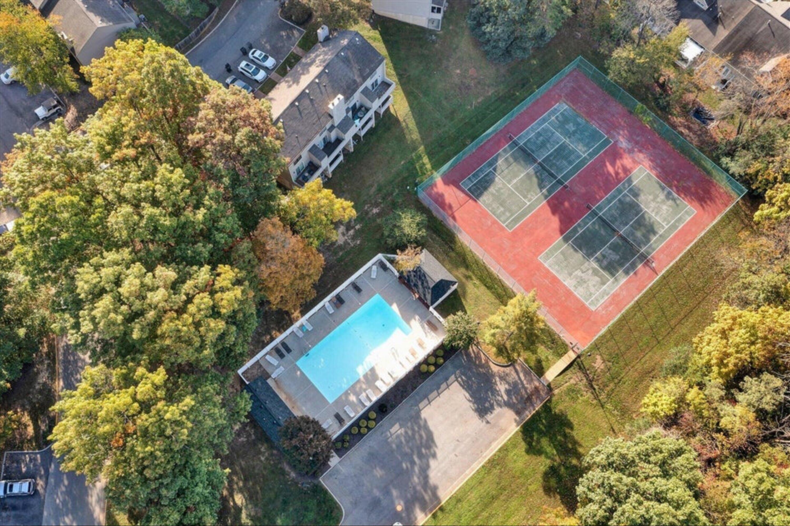 7345 MAPLE CT