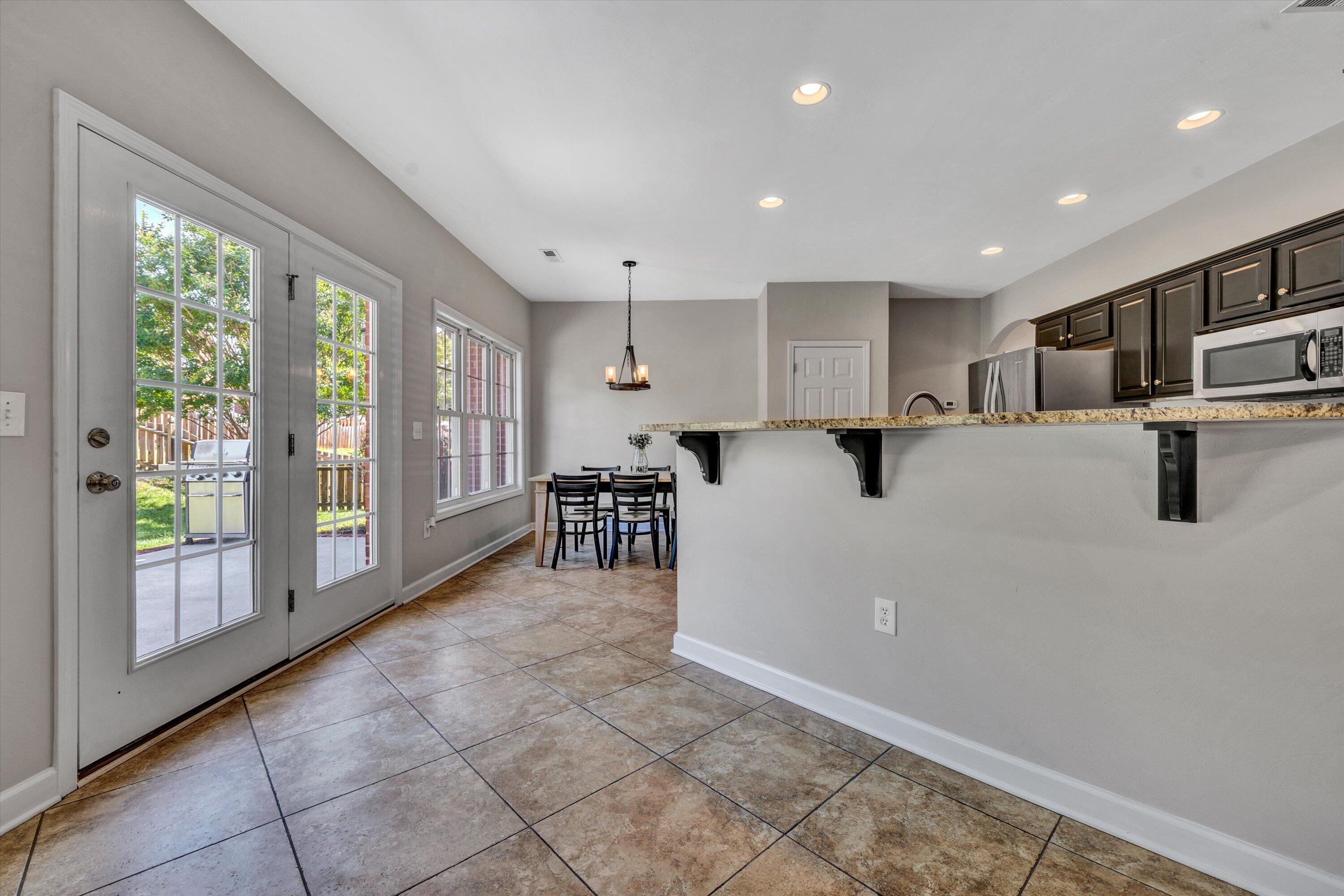 2300 Foxfield LN