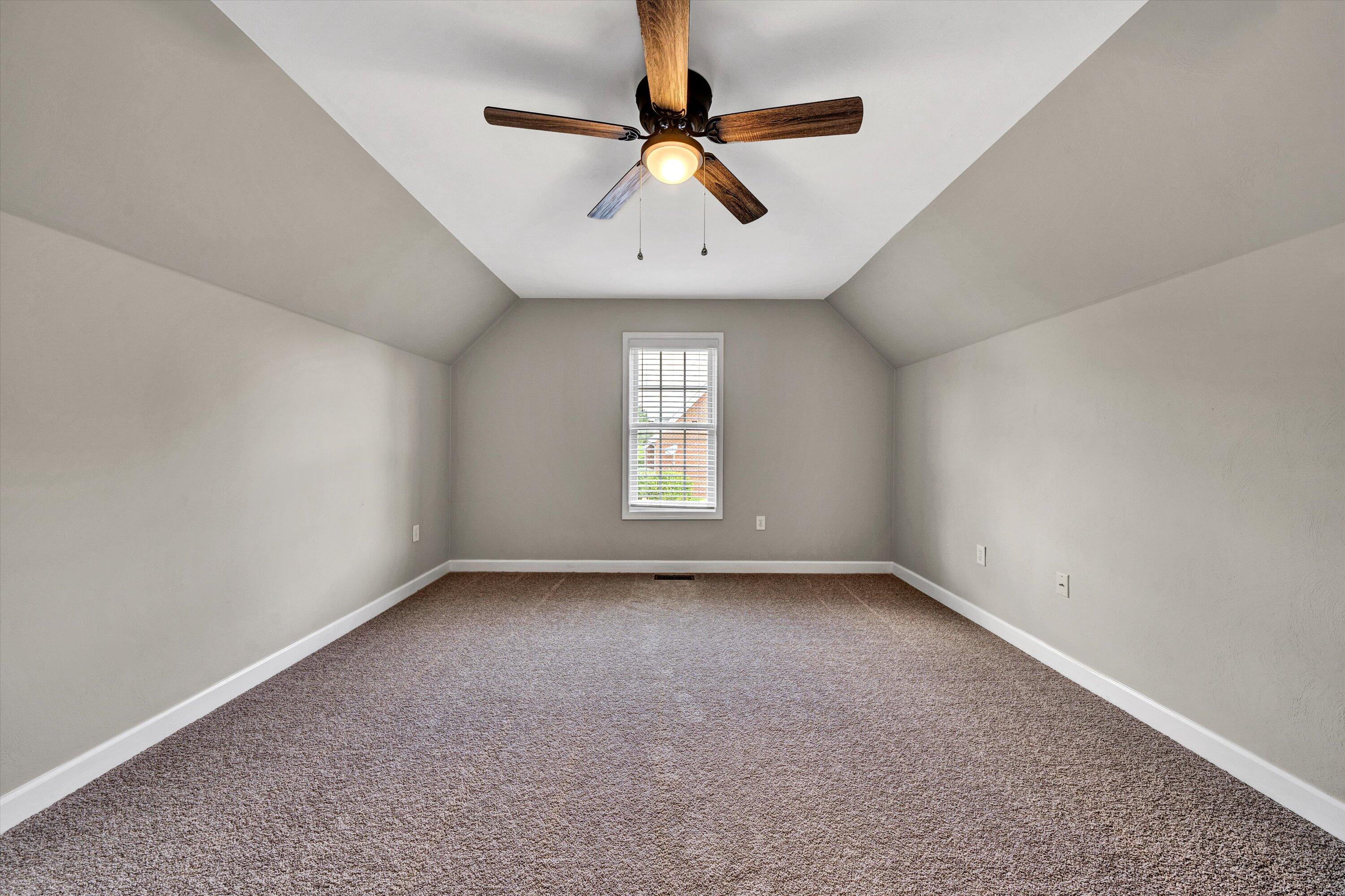 2300 Foxfield LN