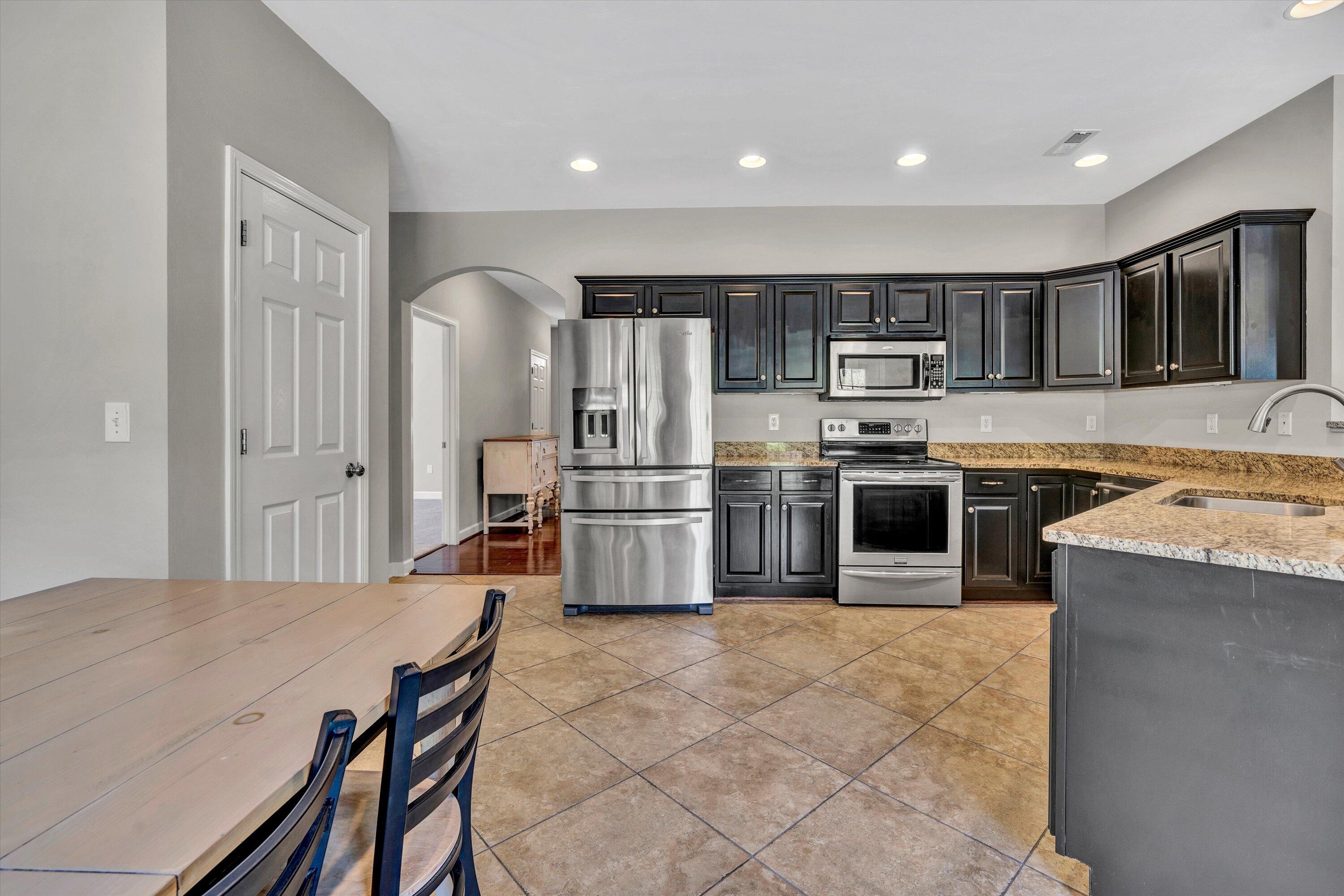2300 Foxfield LN