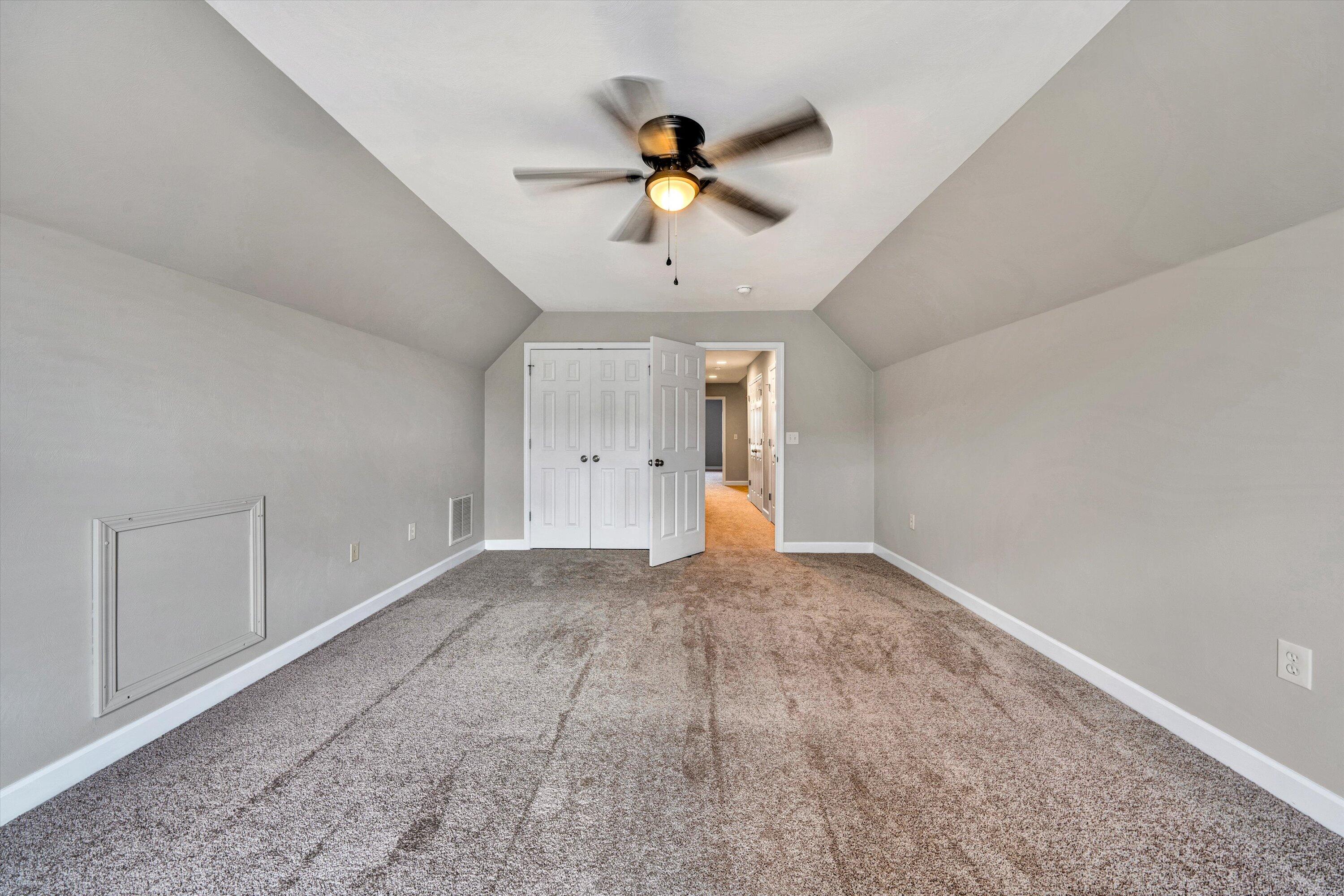 2300 Foxfield LN