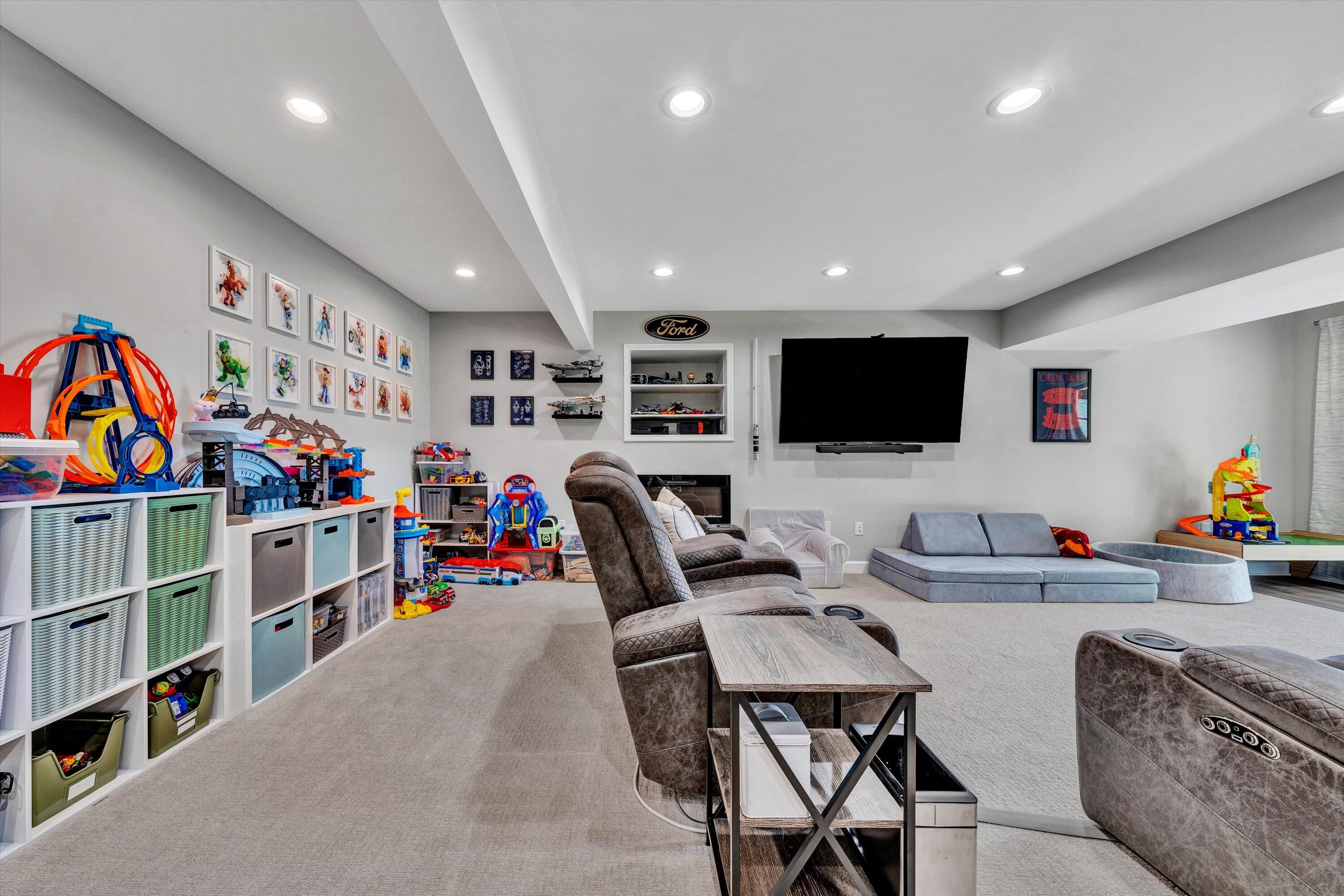 5617 Palmer Green CIR