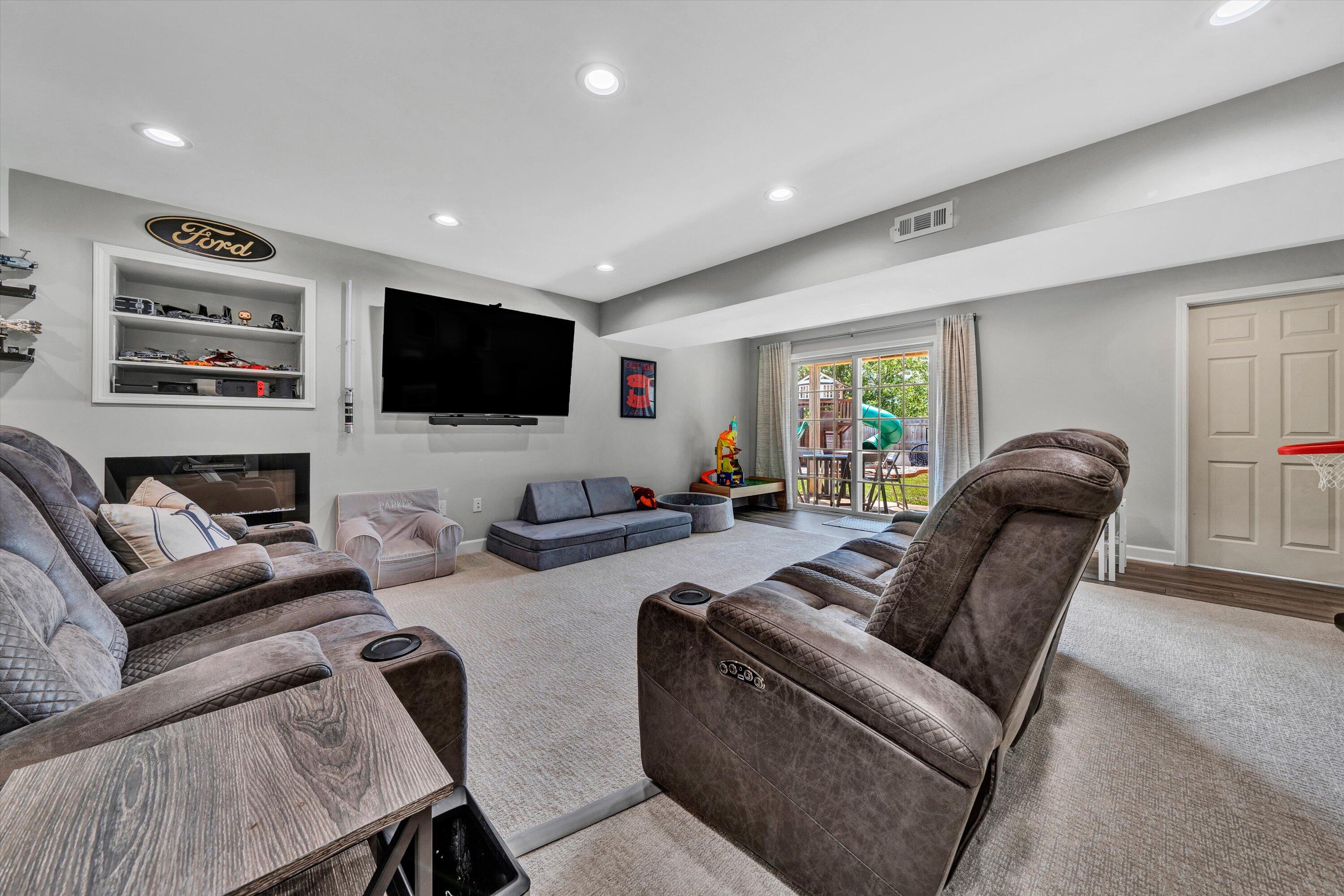 5617 Palmer Green CIR