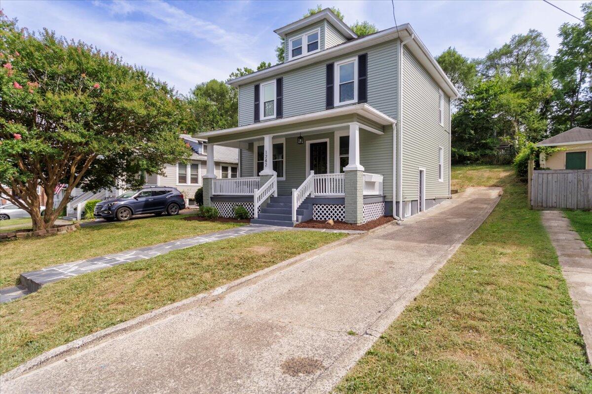 1242 Kerns AVE SW