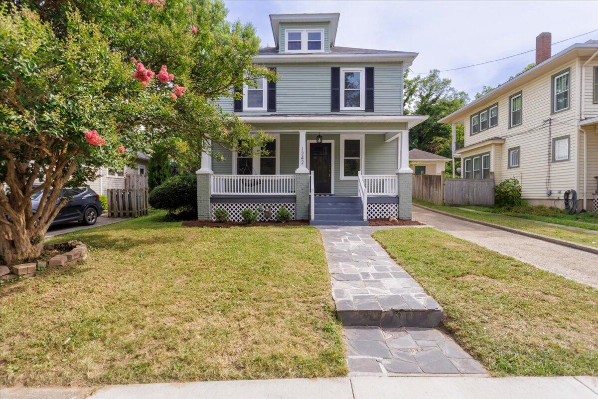 1242 Kerns AVE SW