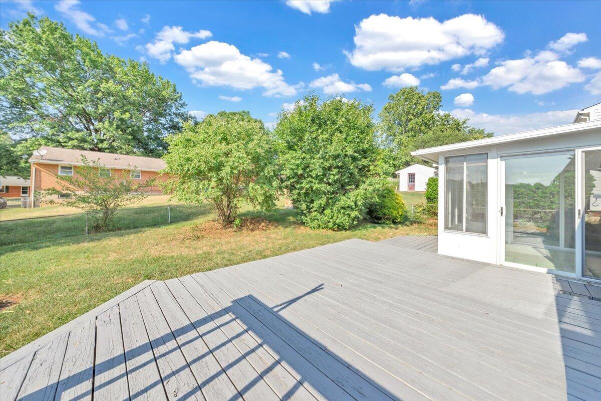 4646 Sanders DR NE