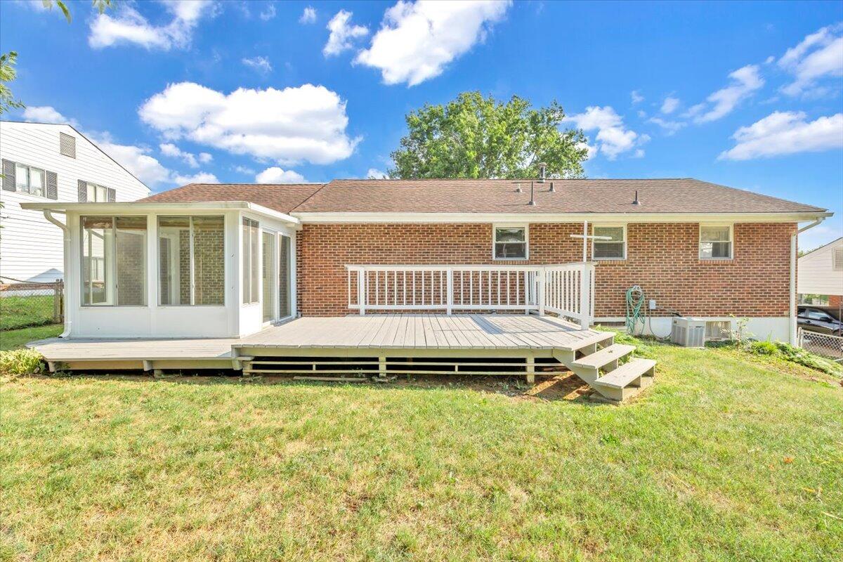 4646 Sanders DR NE