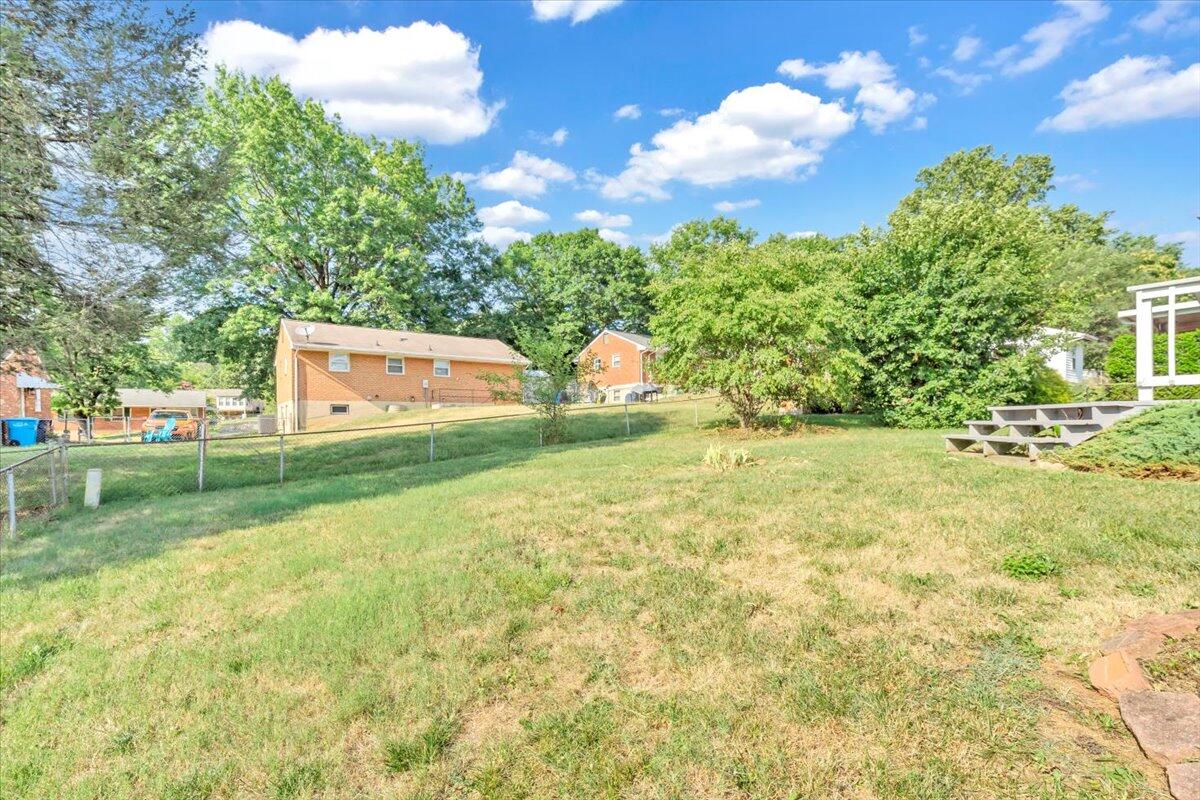 4646 Sanders DR NE
