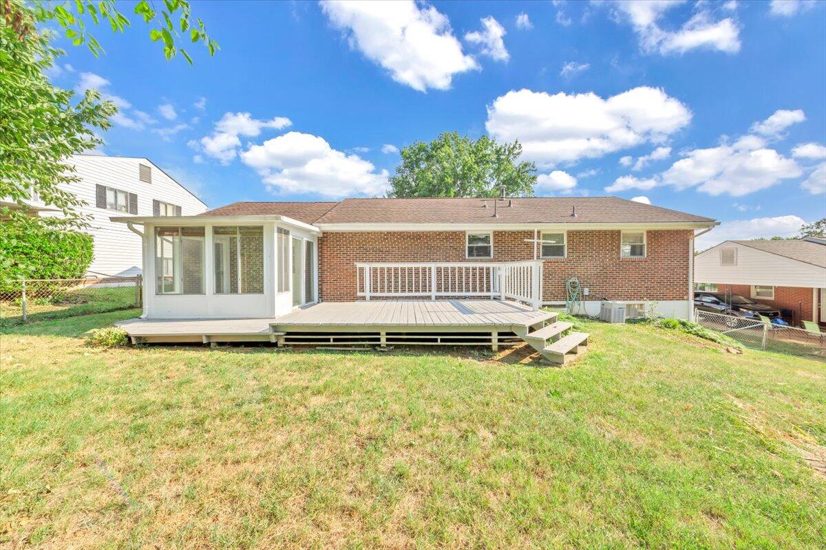 4646 Sanders DR NE