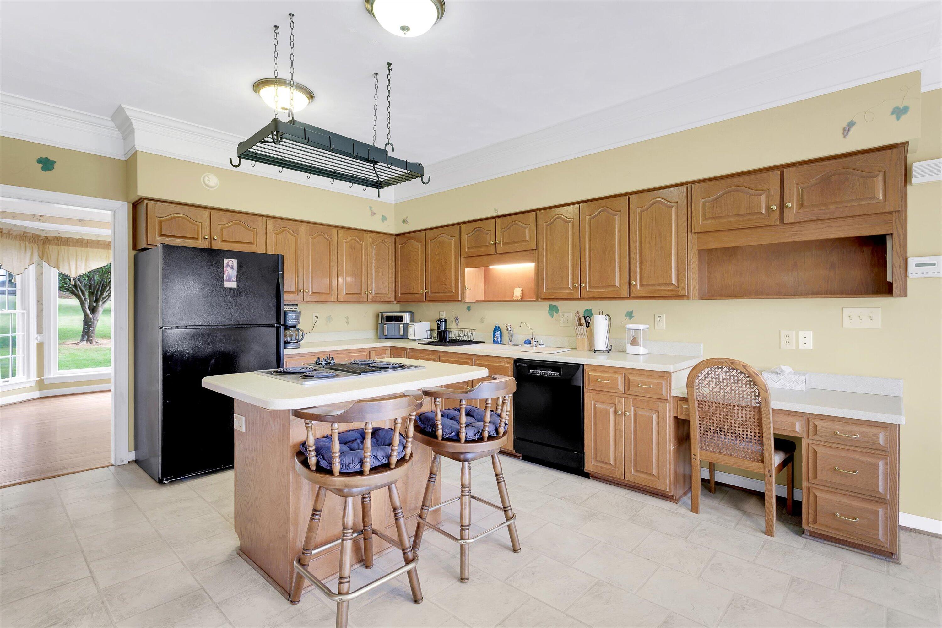 665 Plantation DR