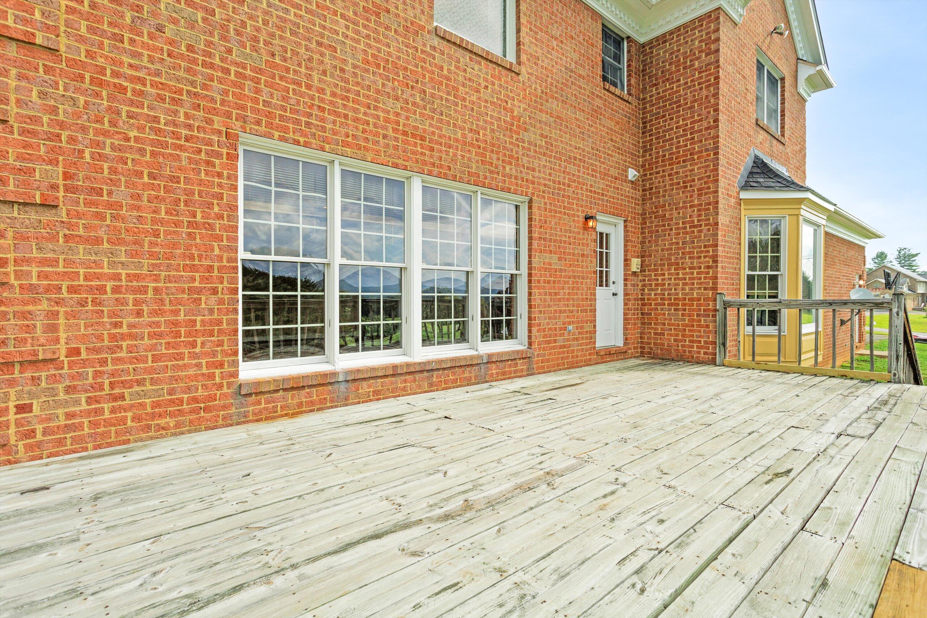 665 Plantation DR