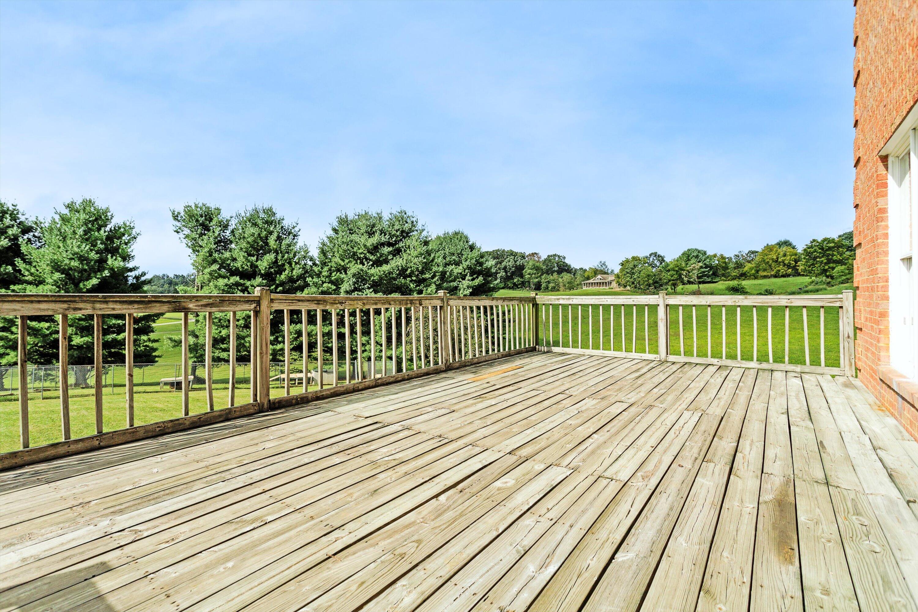 665 Plantation DR