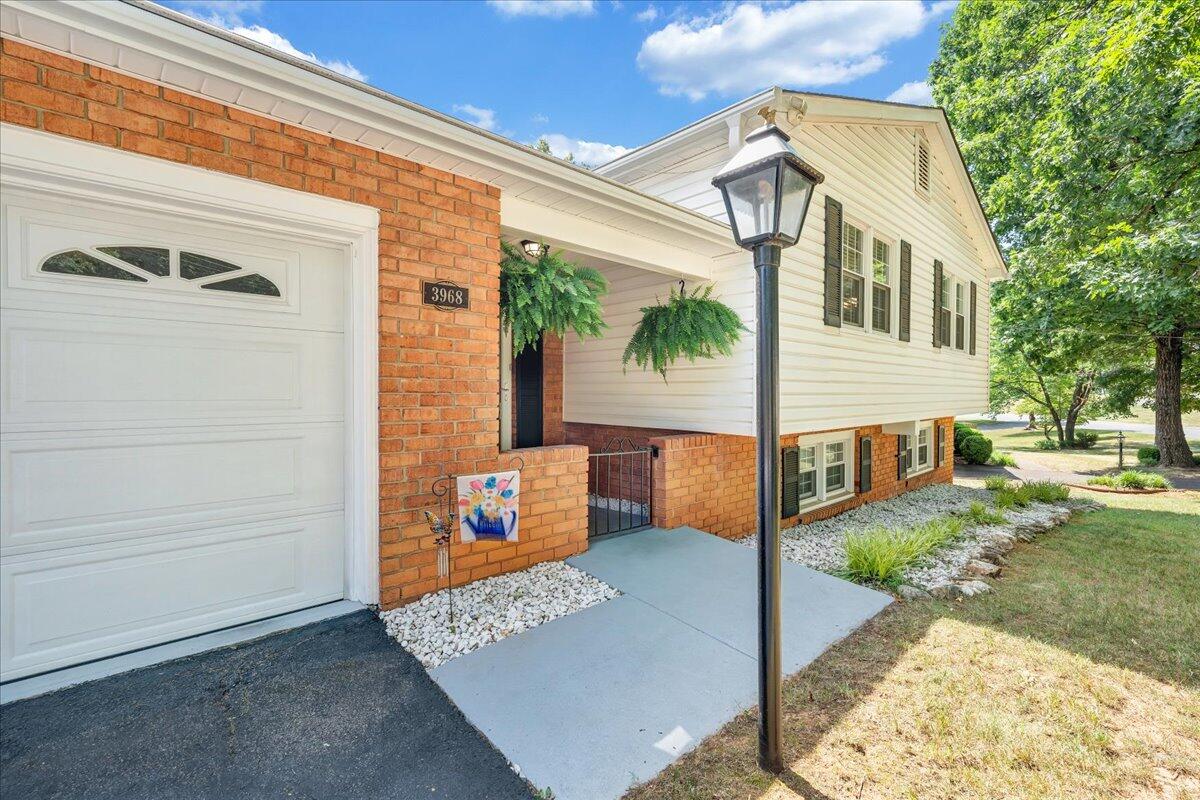 3968 Chaparral DR