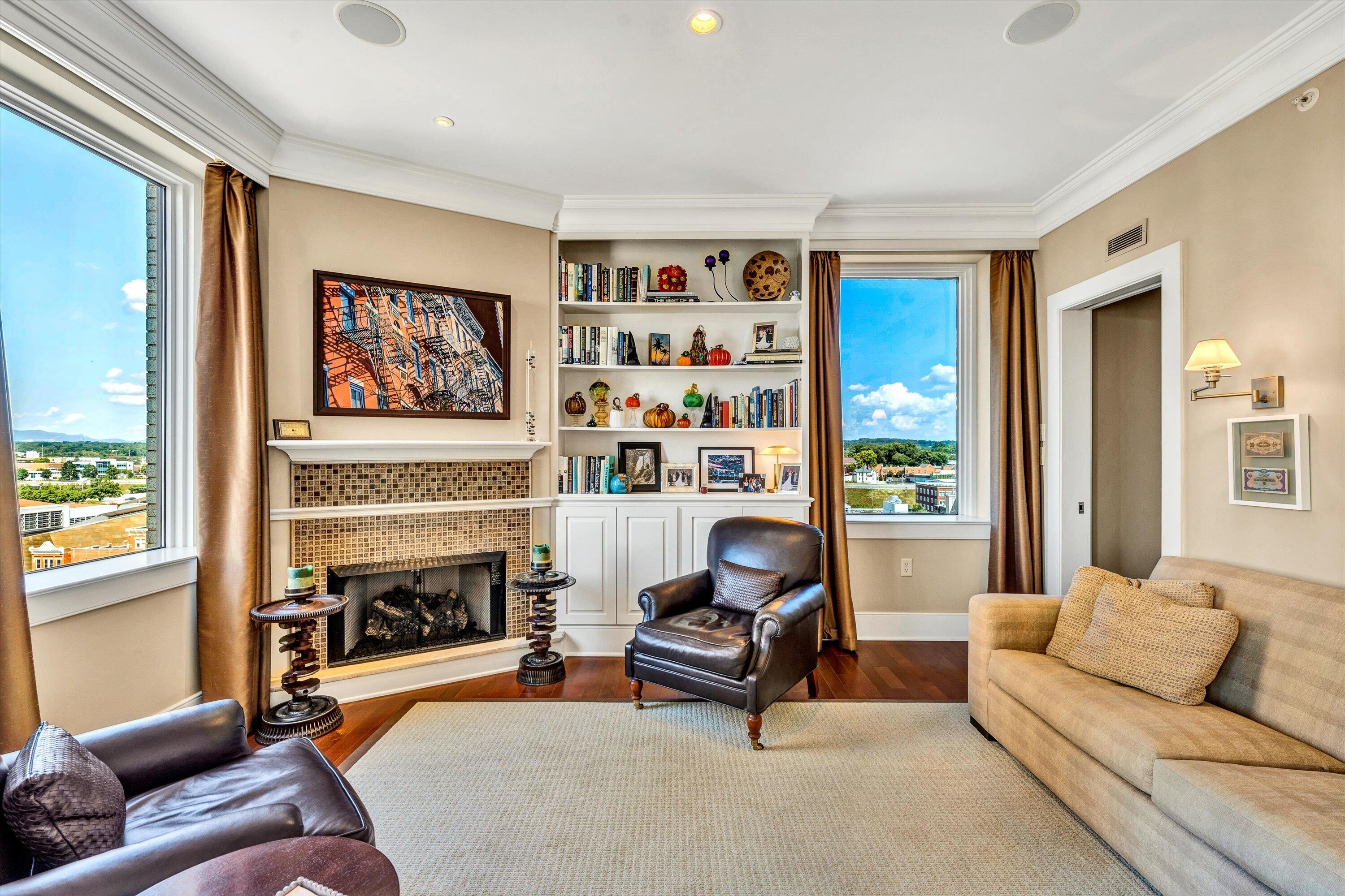 204 Jefferson ST SE Unit: 10