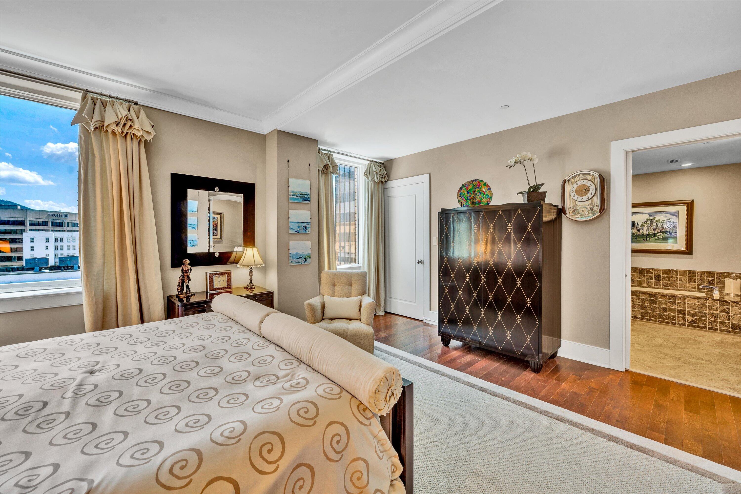 204 Jefferson ST SE Unit: 10