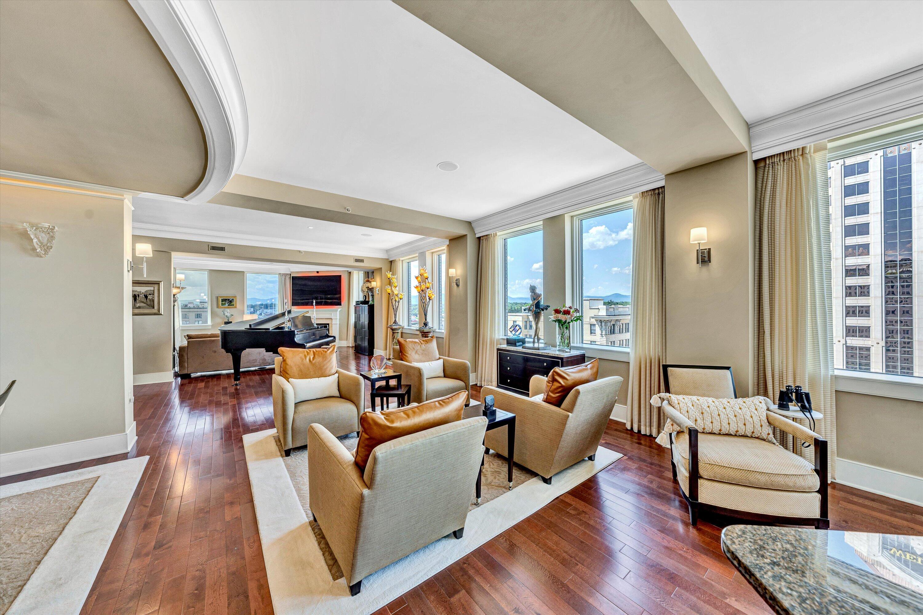 204 Jefferson ST SE Unit: 10