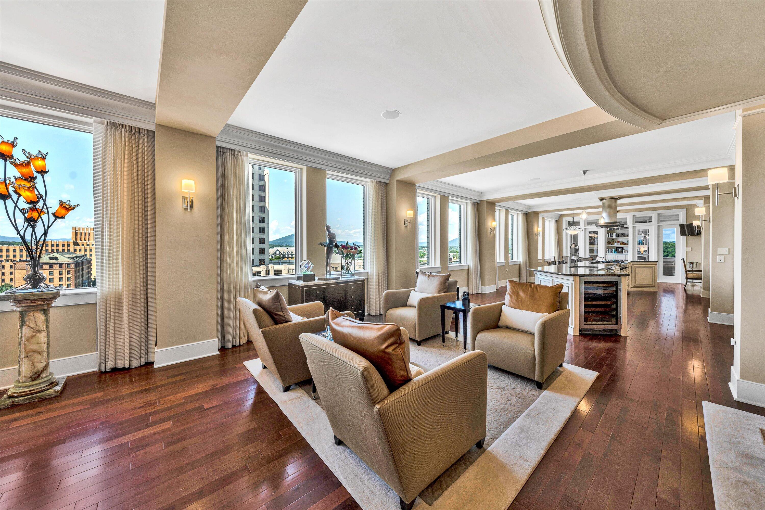 204 Jefferson ST SE Unit: 10