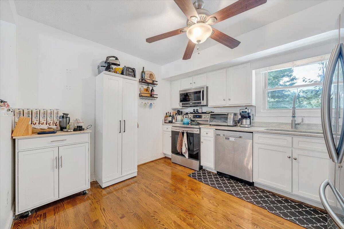 2926 Diplomat DR