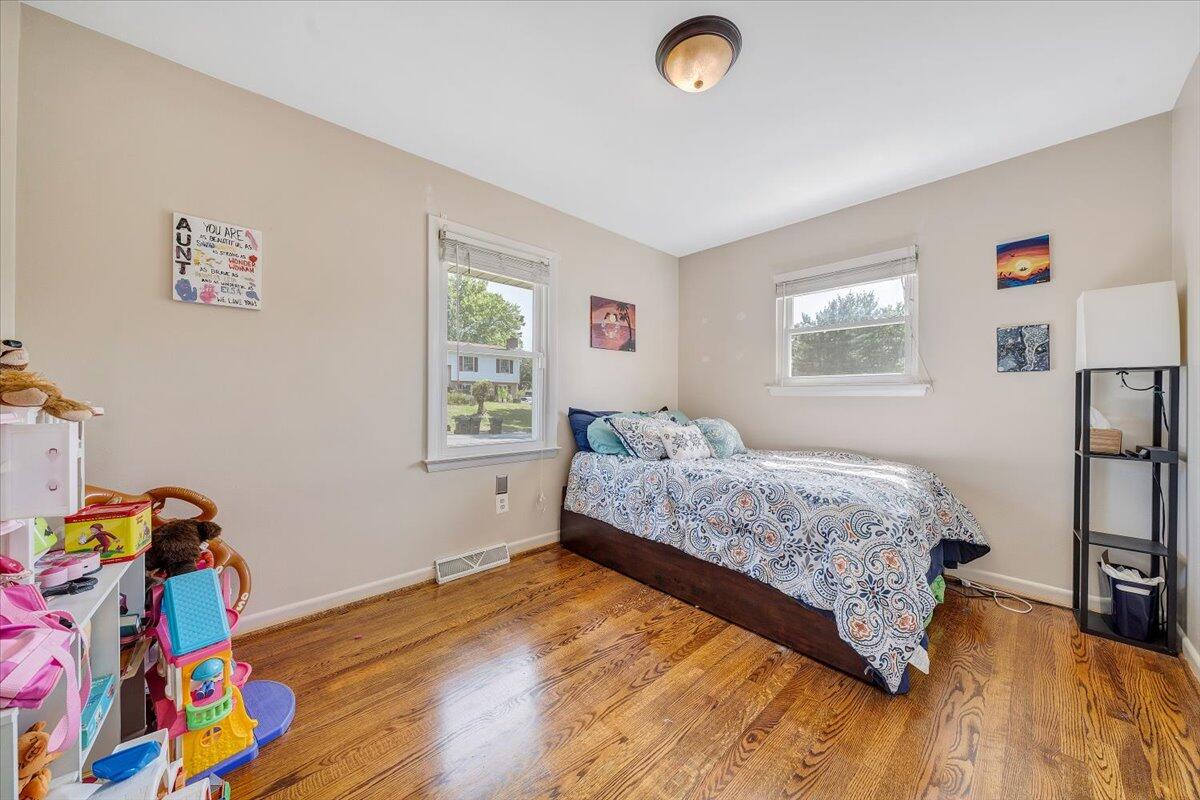 2926 Diplomat DR