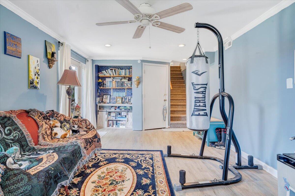 2926 Diplomat DR