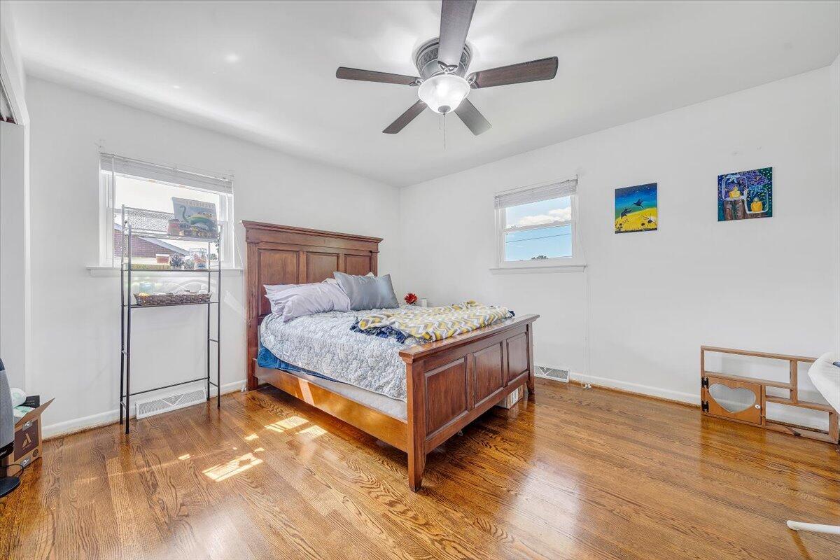 2926 Diplomat DR