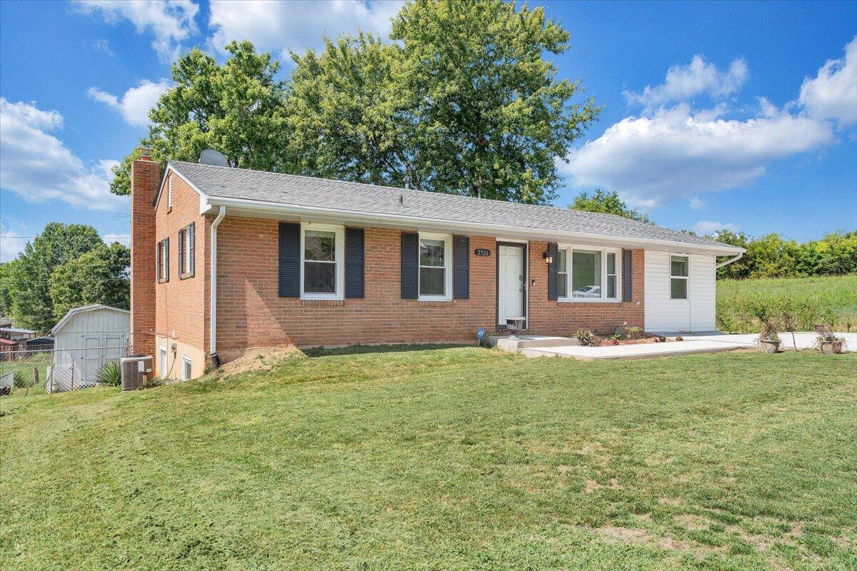 2926 Diplomat DR