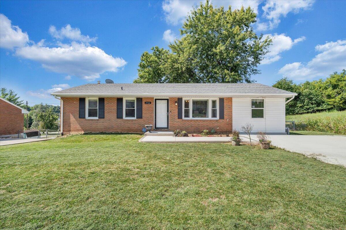 2926 Diplomat DR