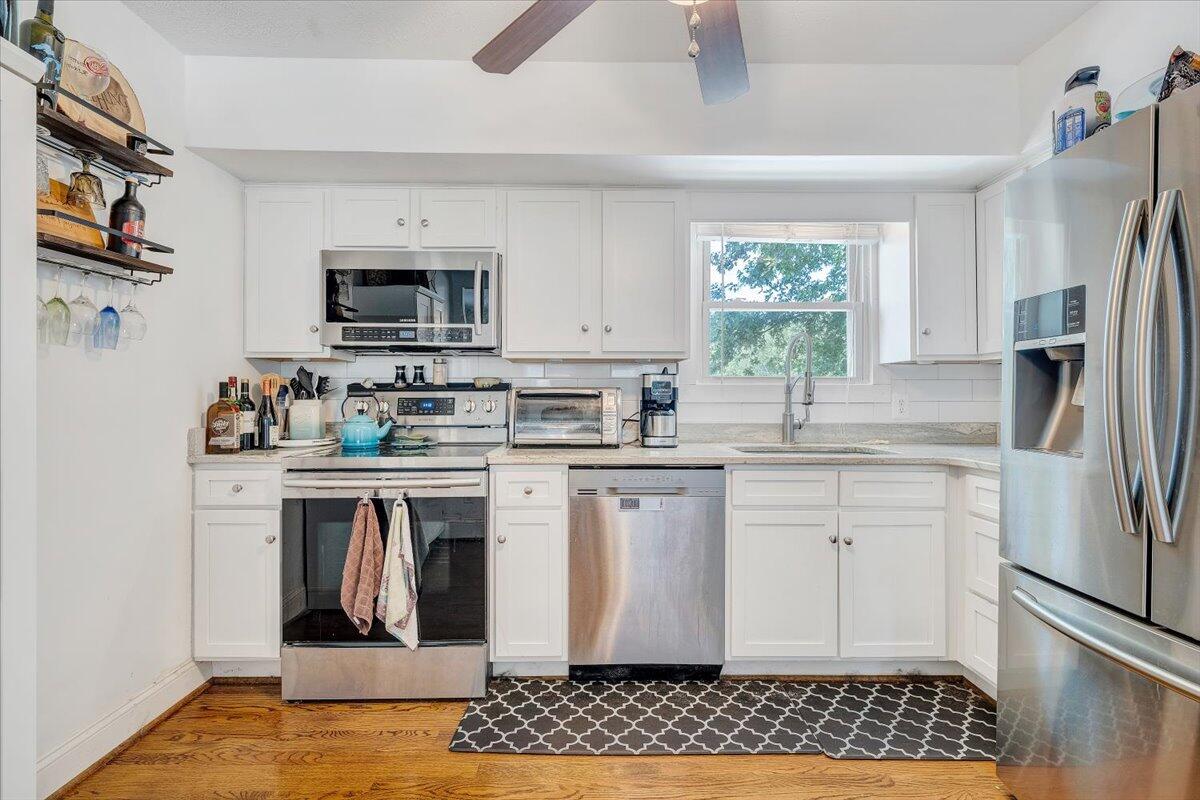 2926 Diplomat DR