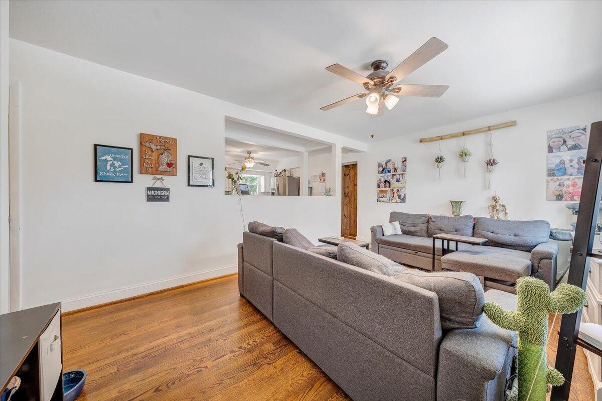 2926 Diplomat DR