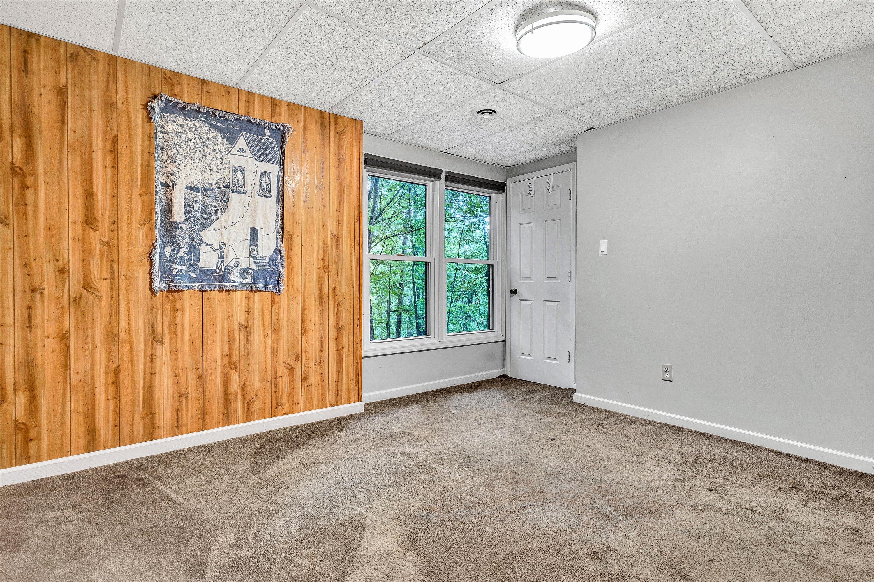 1942 Laurel Mountain DR