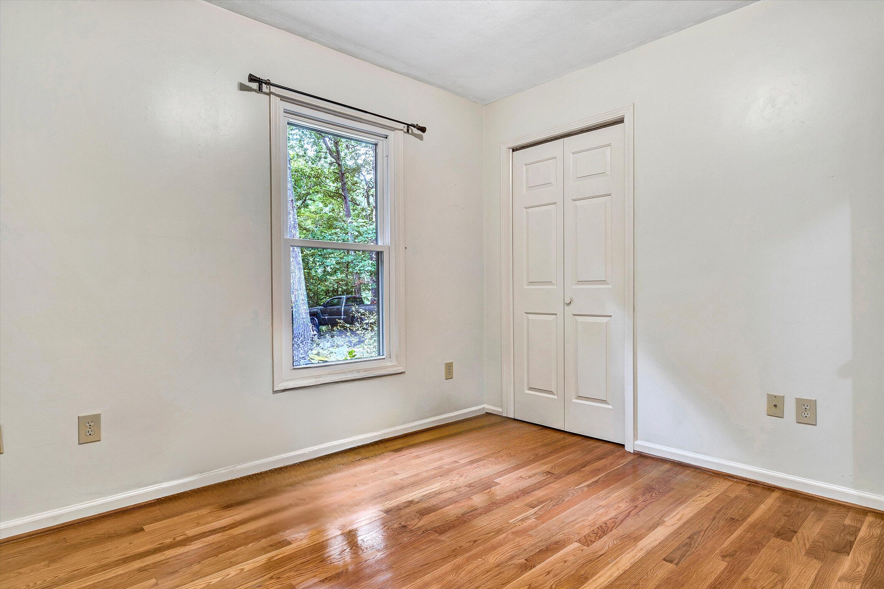 1942 Laurel Mountain DR