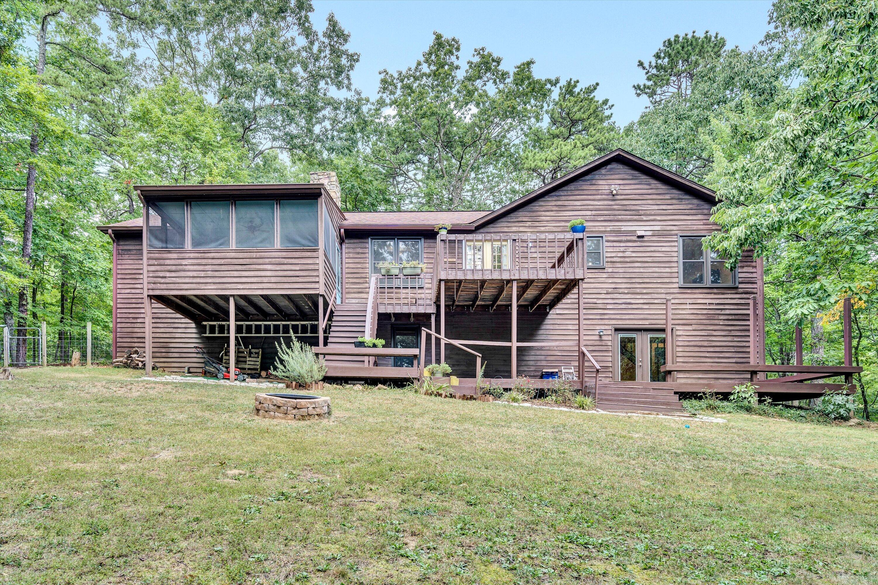 1942 Laurel Mountain DR
