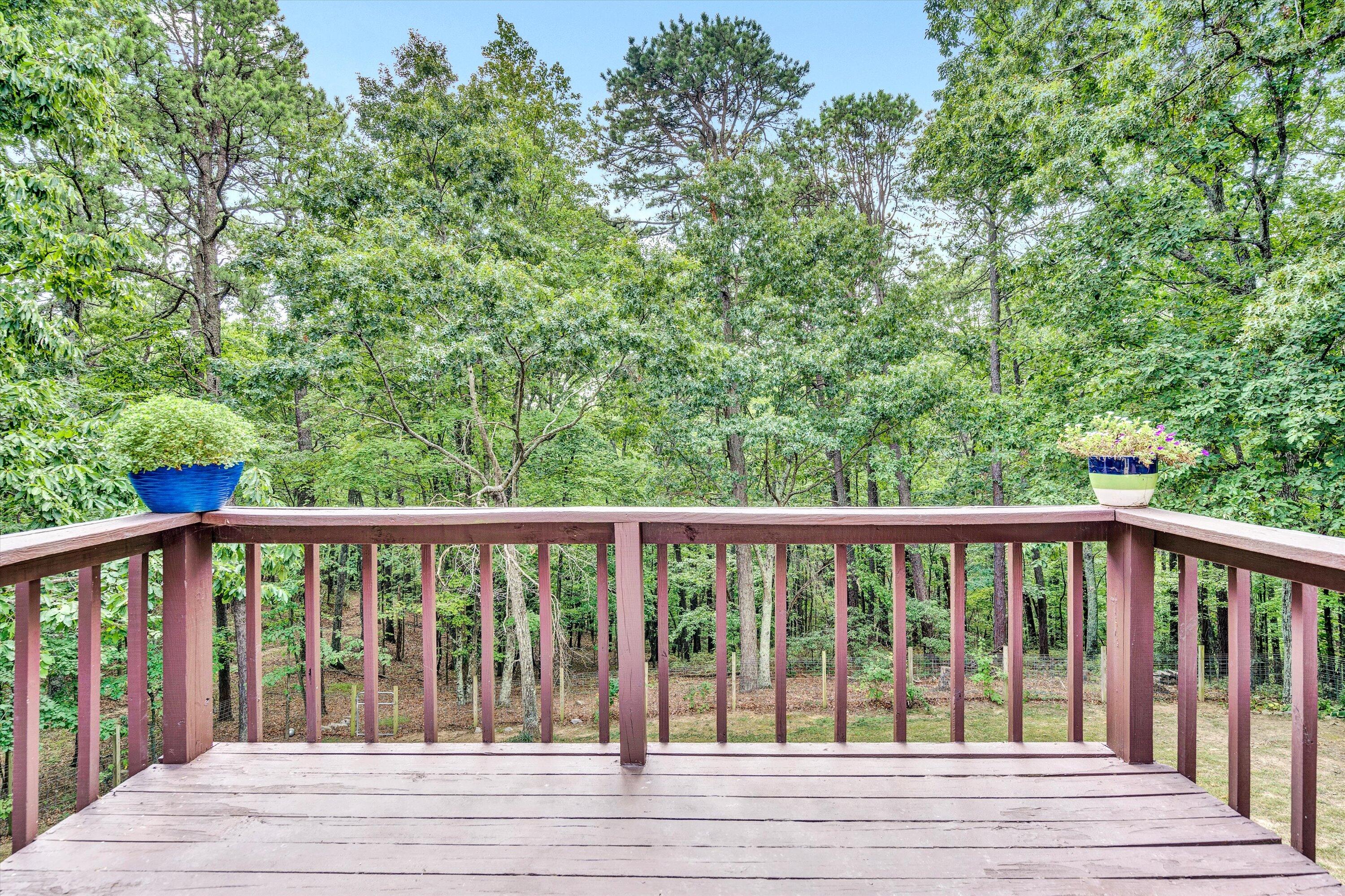 1942 Laurel Mountain DR