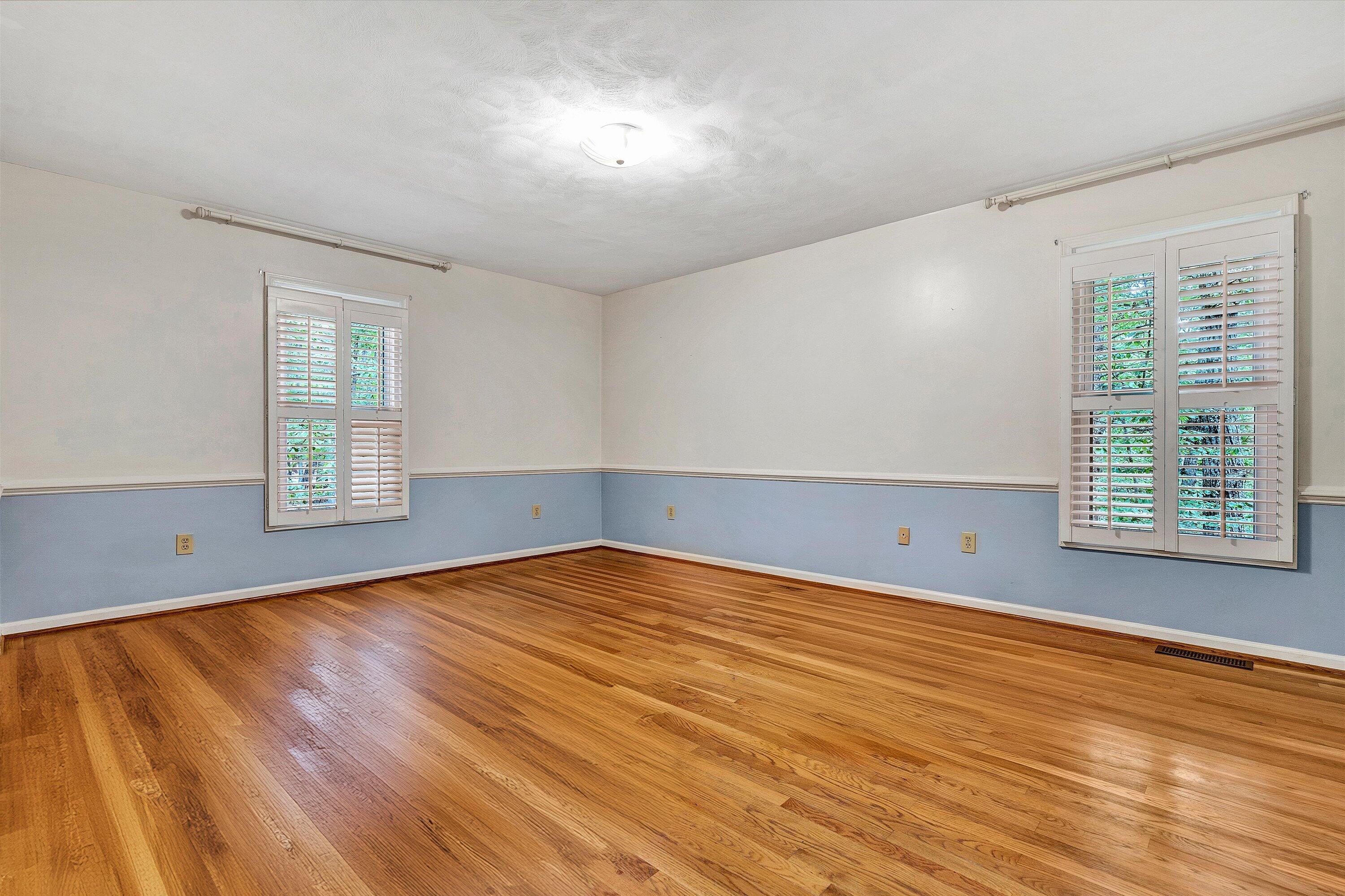1942 Laurel Mountain DR